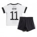 Billige Tyskland Mario Gotze #11 Børnetøj Hjemmebanetrøje til baby VM 2022 Kortærmet (+ korte bukser)